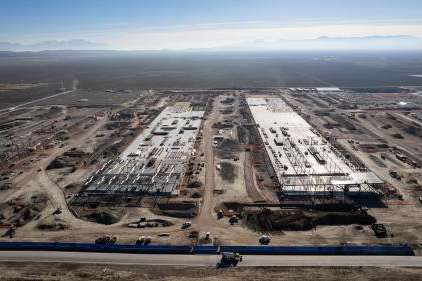 (Francisco Kjolseth | The Salt Lake Tribune) A data center, being built by QTS, begins to take shape west to the Meta facility in Eagle Mountain on Tuesday, Dec. 30, 2025.