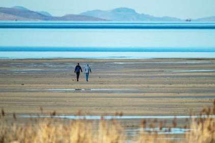 A sandbar at the Great Salt Lake near Magna on Jan. 6. Utah leaders say they are still crafting an official proposal for the federal government following President Donald Trump's support for Great Salt Lake issues over the weekend. A sandbar at the Great Salt Lake near Magna on Jan. 6. Utah leaders say they are still crafting an official proposal for the federal government following President Donald Trump's support for Great Salt Lake issues over the weekend. (Scott G Winterton, Deseret News) 