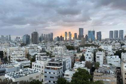 Dawn in Tel Aviv, Israel, on March 30, 2023. (Ben Winslow / FOX 13 News)