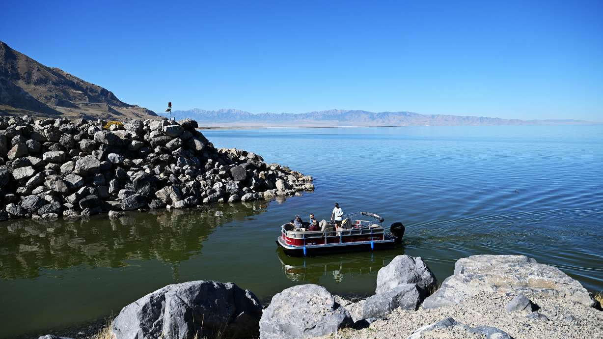 A boat moves into the marina at the Great Salt Lake, near Magna on Sept. 24. The lake's southern arm dropped by over 3 feet over the past few months, but state officials believe recent changes will prevent it from hitting its all-time low again. A boat moves into the marina at the Great Salt Lake, near Magna on Sept. 24. The lake's southern arm dropped by over 3 feet over the past few months, but state officials believe recent changes will prevent it from hitting its all-time low again. (Scott G Winterton, Deseret News)