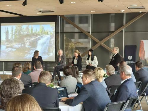 USU Janet Quinney Lawson Institute for Land, Water, and Air Managing Director, Anna McEntire moderates a panel with authors from the 2024 annual report. Photo by Miranda Lorenc, UPR