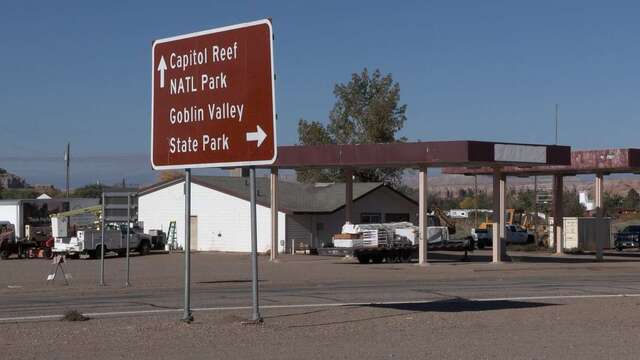 hanksville sign
